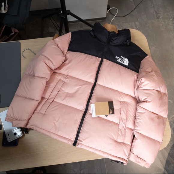 The North Face Black and Pink Puffer Jacket - Picture 4 of 8